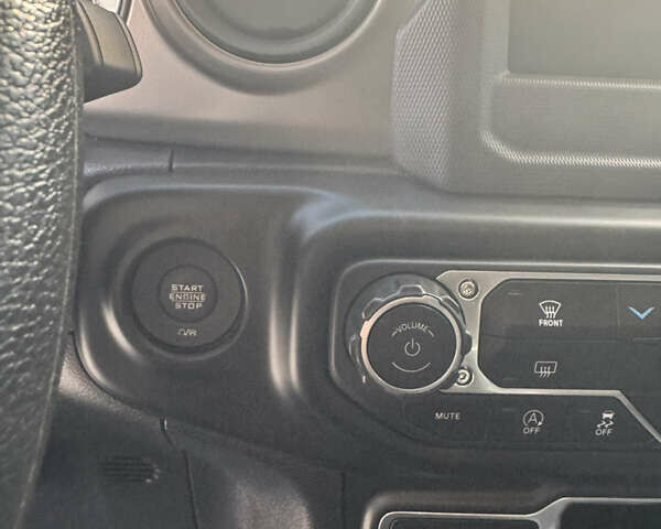 Сірий Джип Wrangler, об'ємом двигуна 3.61 л та пробігом 25 тис. км за 41500 $, фото 9 на Automoto.ua