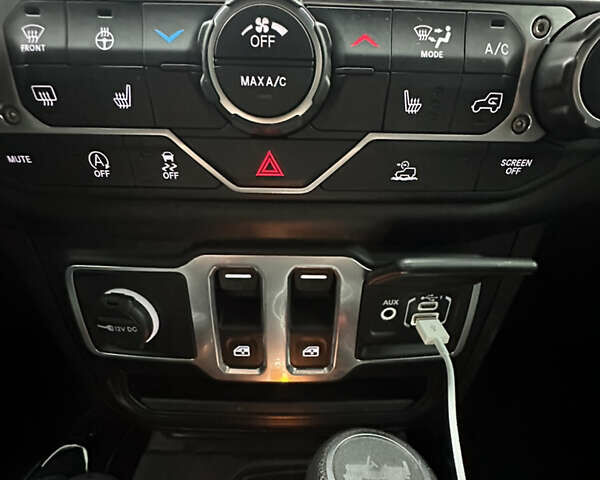 Серый Джип Вранглер, объемом двигателя 2 л и пробегом 78 тыс. км за 30000 $, фото 18 на Automoto.ua