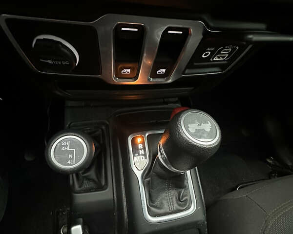 Серый Джип Вранглер, объемом двигателя 2 л и пробегом 78 тыс. км за 30000 $, фото 19 на Automoto.ua