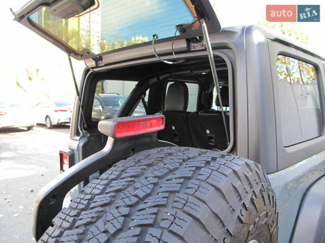 Сірий Джип Wrangler, об'ємом двигуна 2 л та пробігом 21 тис. км за 43900 $, фото 67 на Automoto.ua