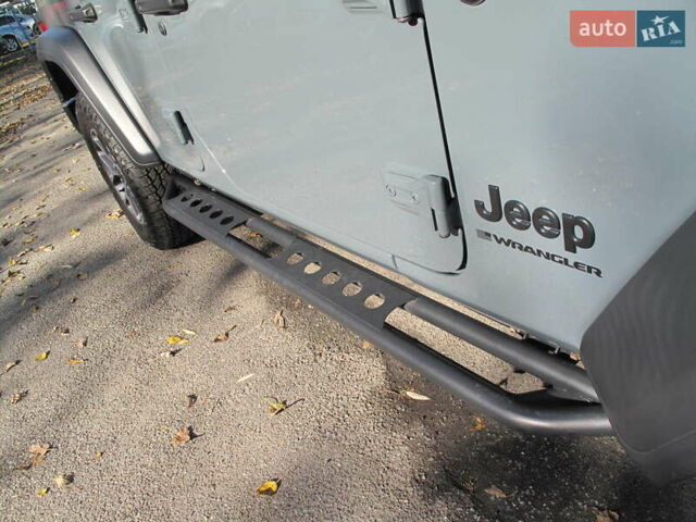 Сірий Джип Wrangler, об'ємом двигуна 2 л та пробігом 21 тис. км за 43900 $, фото 27 на Automoto.ua