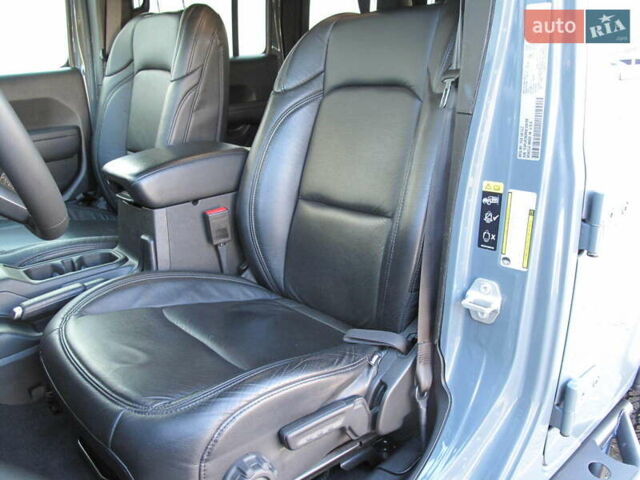 Сірий Джип Wrangler, об'ємом двигуна 2 л та пробігом 21 тис. км за 43900 $, фото 37 на Automoto.ua