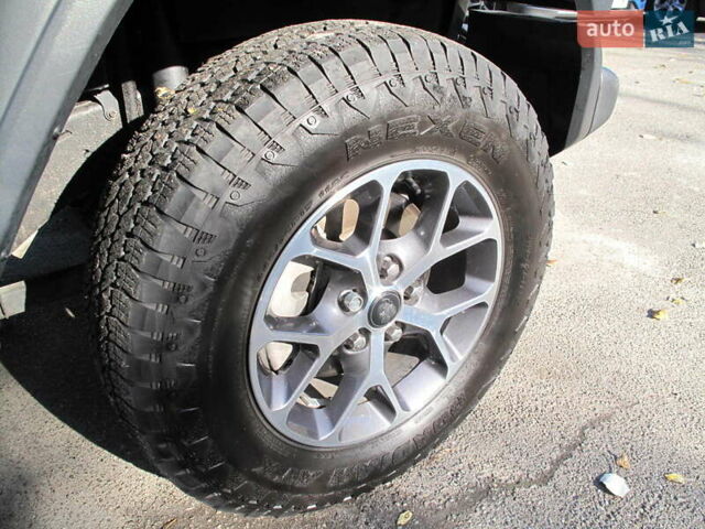 Сірий Джип Wrangler, об'ємом двигуна 2 л та пробігом 21 тис. км за 43900 $, фото 24 на Automoto.ua