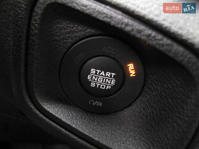 Сірий Джип Wrangler, об'ємом двигуна 2 л та пробігом 21 тис. км за 43900 $, фото 103 на Automoto.ua