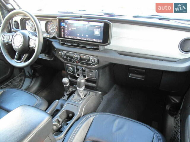 Сірий Джип Wrangler, об'ємом двигуна 2 л та пробігом 21 тис. км за 43900 $, фото 61 на Automoto.ua