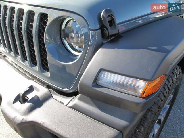 Сірий Джип Wrangler, об'ємом двигуна 2 л та пробігом 21 тис. км за 43900 $, фото 22 на Automoto.ua