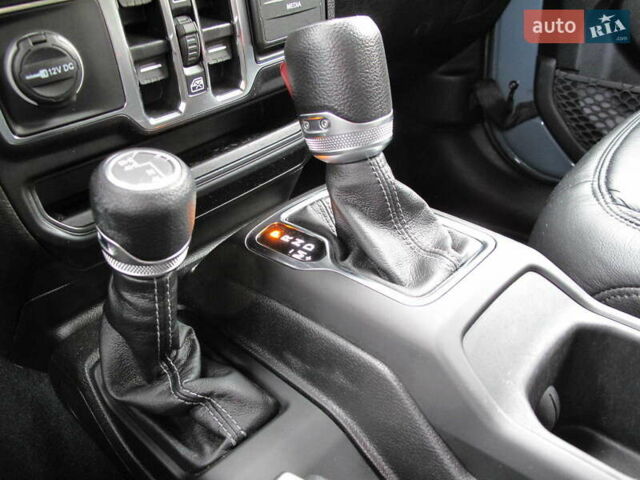 Сірий Джип Wrangler, об'ємом двигуна 2 л та пробігом 21 тис. км за 43900 $, фото 112 на Automoto.ua