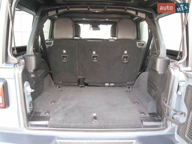 Сірий Джип Wrangler, об'ємом двигуна 2 л та пробігом 21 тис. км за 43900 $, фото 70 на Automoto.ua