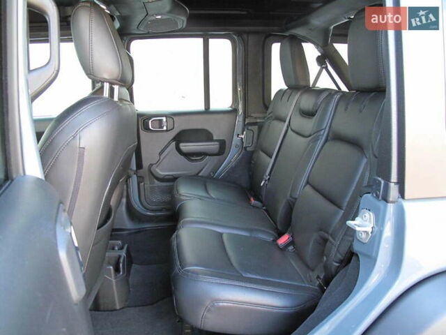 Сірий Джип Wrangler, об'ємом двигуна 2 л та пробігом 21 тис. км за 43900 $, фото 45 на Automoto.ua