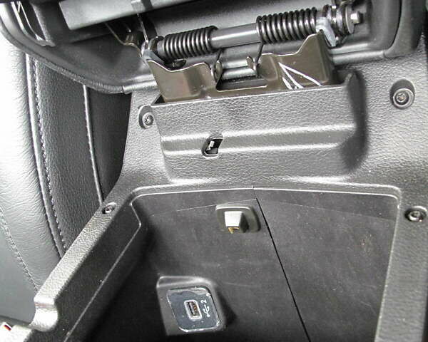 Сірий Джип Wrangler, об'ємом двигуна 2 л та пробігом 21 тис. км за 43900 $, фото 117 на Automoto.ua