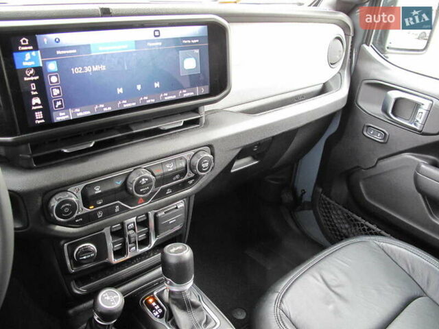 Сірий Джип Wrangler, об'ємом двигуна 2 л та пробігом 21 тис. км за 43900 $, фото 116 на Automoto.ua