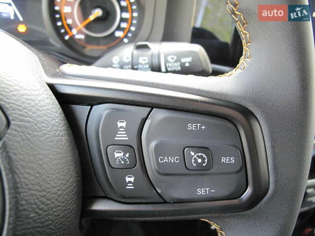 Сірий Джип Wrangler, об'ємом двигуна 2 л та пробігом 21 тис. км за 43900 $, фото 95 на Automoto.ua