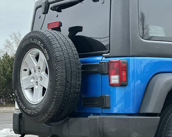Синій Джип Wrangler, об'ємом двигуна 3.6 л та пробігом 150 тис. км за 21900 $, фото 10 на Automoto.ua