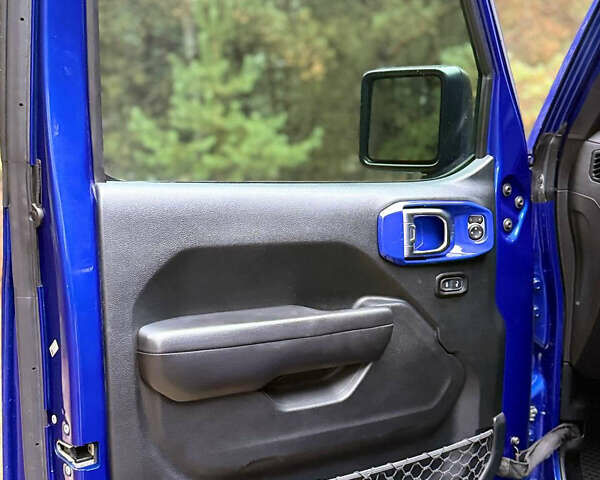 Синий Джип Вранглер, объемом двигателя 3.6 л и пробегом 85 тыс. км за 55555 $, фото 12 на Automoto.ua