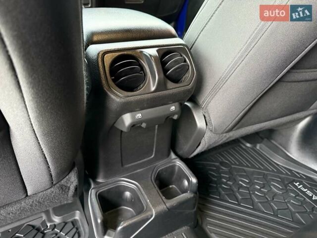 Синий Джип Вранглер, объемом двигателя 2 л и пробегом 45 тыс. км за 33500 $, фото 18 на Automoto.ua