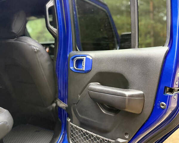 Синий Джип Вранглер, объемом двигателя 3.6 л и пробегом 85 тыс. км за 55555 $, фото 22 на Automoto.ua