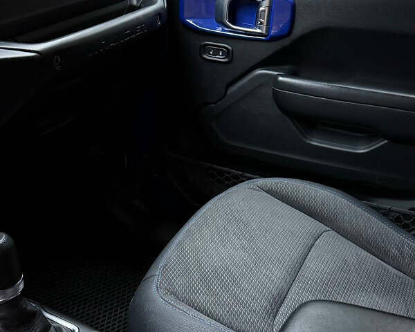 Синий Джип Вранглер, объемом двигателя 3.6 л и пробегом 85 тыс. км за 55555 $, фото 29 на Automoto.ua