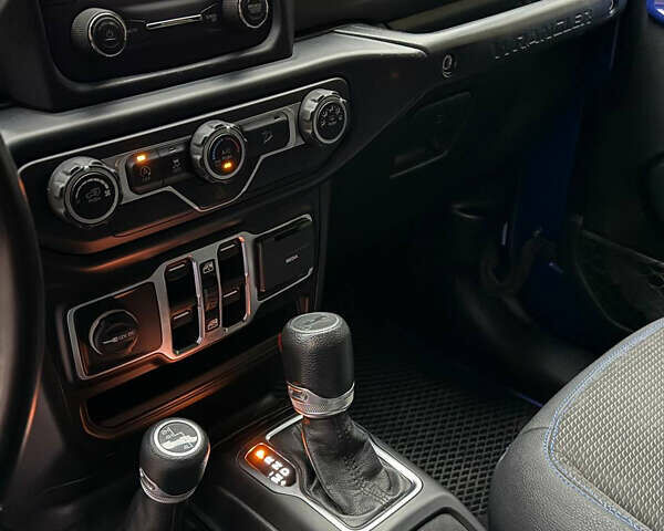 Синий Джип Вранглер, объемом двигателя 3.6 л и пробегом 85 тыс. км за 55555 $, фото 19 на Automoto.ua