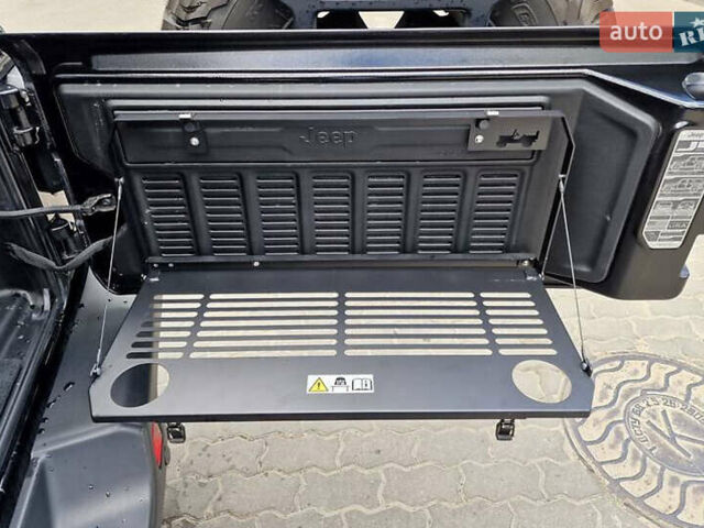 Джип Вранглер 2020 в Киеве на Automoto.ua Синий Джип Вранглер, объемом двигателя 3 л и пробегом 56 тыс. км за 37000 $, фото 20 на Automoto.ua