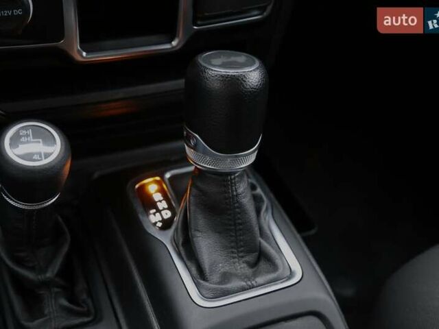 Синий Джип Вранглер, объемом двигателя 2 л и пробегом 30 тыс. км за 32000 $, фото 21 на Automoto.ua