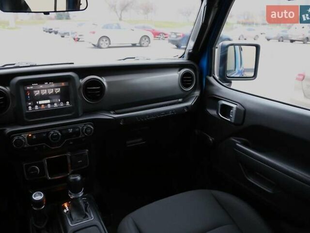 Синий Джип Вранглер, объемом двигателя 2 л и пробегом 30 тыс. км за 32000 $, фото 13 на Automoto.ua