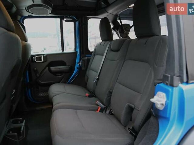 Синий Джип Вранглер, объемом двигателя 2 л и пробегом 30 тыс. км за 32000 $, фото 15 на Automoto.ua