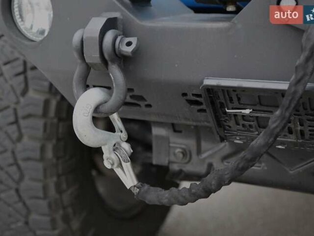 Синий Джип Вранглер, объемом двигателя 2 л и пробегом 30 тыс. км за 32000 $, фото 7 на Automoto.ua