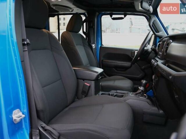 Синий Джип Вранглер, объемом двигателя 2 л и пробегом 30 тыс. км за 32000 $, фото 17 на Automoto.ua