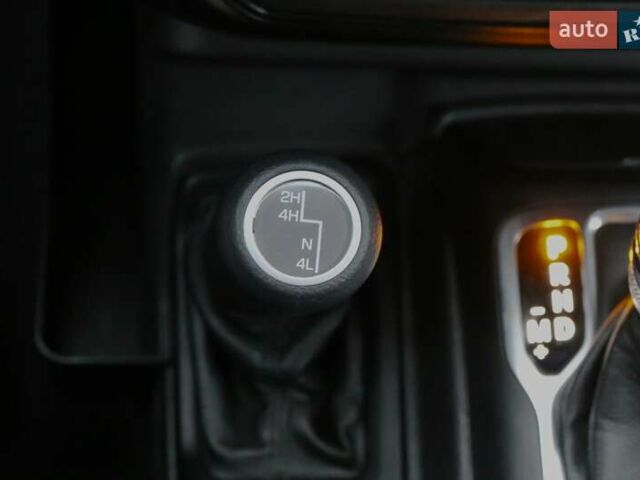 Синий Джип Вранглер, объемом двигателя 2 л и пробегом 30 тыс. км за 32000 $, фото 22 на Automoto.ua