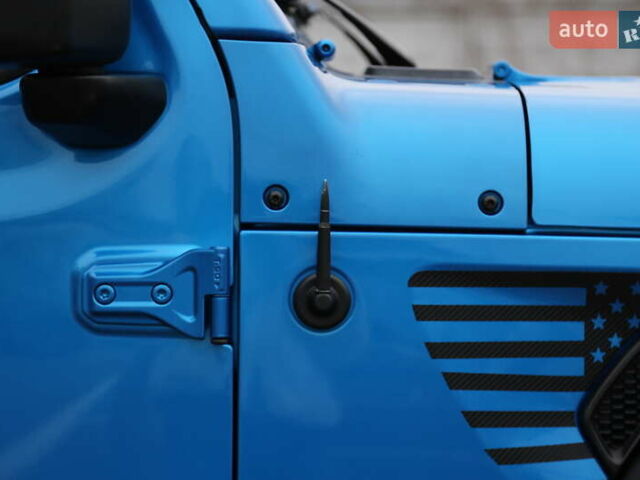 Синий Джип Вранглер, объемом двигателя 2 л и пробегом 30 тыс. км за 32000 $, фото 8 на Automoto.ua