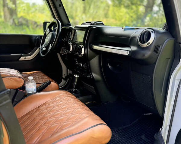 Зелений Джип Wrangler, об'ємом двигуна 3.8 л та пробігом 90 тис. км за 29000 $, фото 55 на Automoto.ua