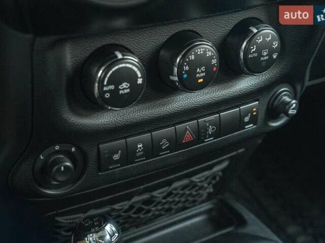 Зеленый Джип Вранглер, объемом двигателя 2.78 л и пробегом 135 тыс. км за 26900 $, фото 37 на Automoto.ua