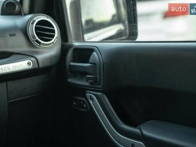 Зеленый Джип Вранглер, объемом двигателя 2.78 л и пробегом 135 тыс. км за 26900 $, фото 41 на Automoto.ua