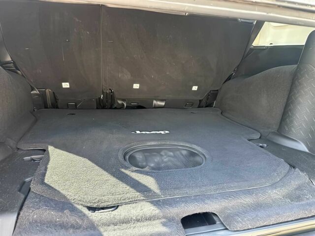 Зеленый Джип Вранглер, объемом двигателя 3.6 л и пробегом 80 тыс. км за 14500 $, фото 12 на Automoto.ua