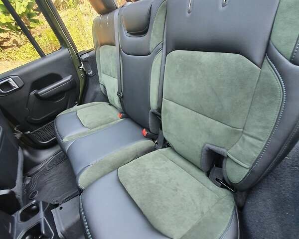 Зеленый Джип Вранглер, объемом двигателя 3.6 л и пробегом 38 тыс. км за 37000 $, фото 15 на Automoto.ua