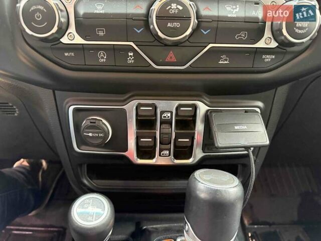 Зелений Джип Wrangler, об'ємом двигуна 3.6 л та пробігом 57 тис. км за 48900 $, фото 24 на Automoto.ua