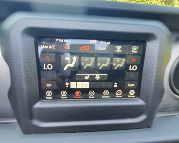 Зеленый Джип Вранглер, объемом двигателя 3.6 л и пробегом 38 тыс. км за 37000 $, фото 4 на Automoto.ua