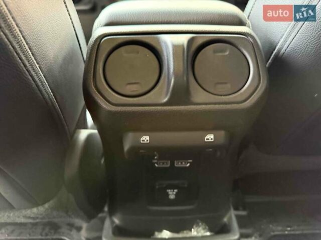 Зелений Джип Wrangler, об'ємом двигуна 3.6 л та пробігом 57 тис. км за 48900 $, фото 31 на Automoto.ua