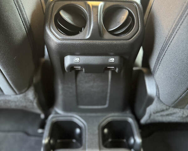 Зеленый Джип Вранглер, объемом двигателя 2 л и пробегом 50 тыс. км за 39999 $, фото 29 на Automoto.ua