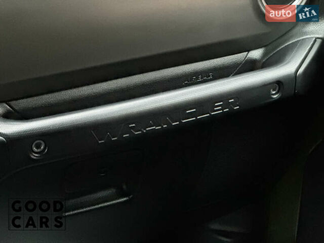 Зеленый Джип Вранглер, объемом двигателя 2 л и пробегом 31 тыс. км за 45000 $, фото 41 на Automoto.ua