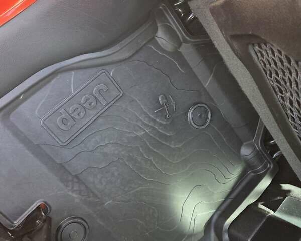 Помаранчевий Джип Wrangler, об'ємом двигуна 2 л та пробігом 69 тис. км за 40000 $, фото 24 на Automoto.ua