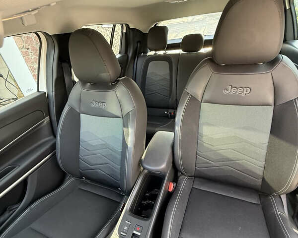 Джип Avenger 2024 в Житомире на Automoto.ua Белый Джип Avenger, объемом двигателя 0 л и пробегом 15 тыс. км за 22999 $, фото 7 на Automoto.ua