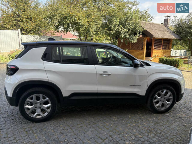 Джип Avenger 2024 в Житомире на Automoto.ua Белый Джип Avenger, объемом двигателя 0 л и пробегом 15 тыс. км за 22999 $, фото 6 на Automoto.ua