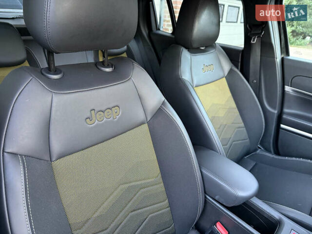 Черный Джип Avenger, объемом двигателя 0 л и пробегом 55 тыс. км за 19300 $, фото 4 на Automoto.ua