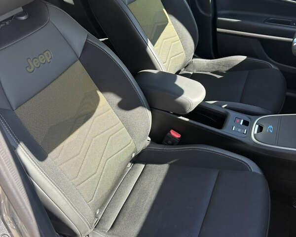 Сірий Джип Avenger, об'ємом двигуна 0 л та пробігом 25 тис. км за 25500 $, фото 34 на Automoto.ua