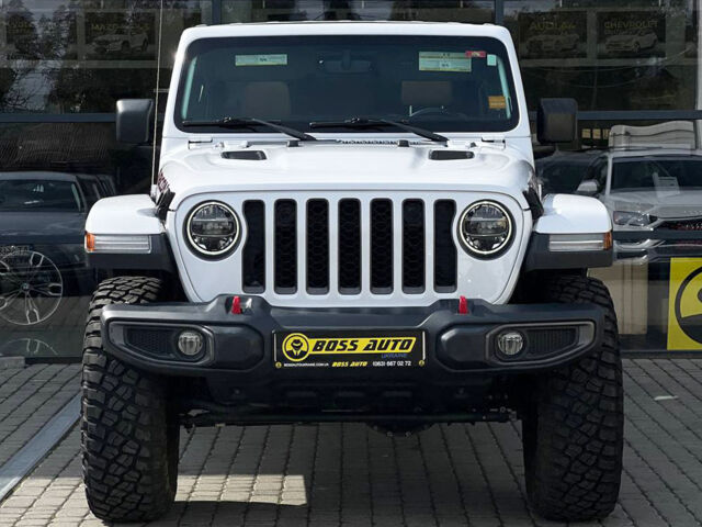 Белый Джип Gladiator, объемом двигателя 3.6 л и пробегом 135 тыс. км за 57000 $, фото 1 на Automoto.ua