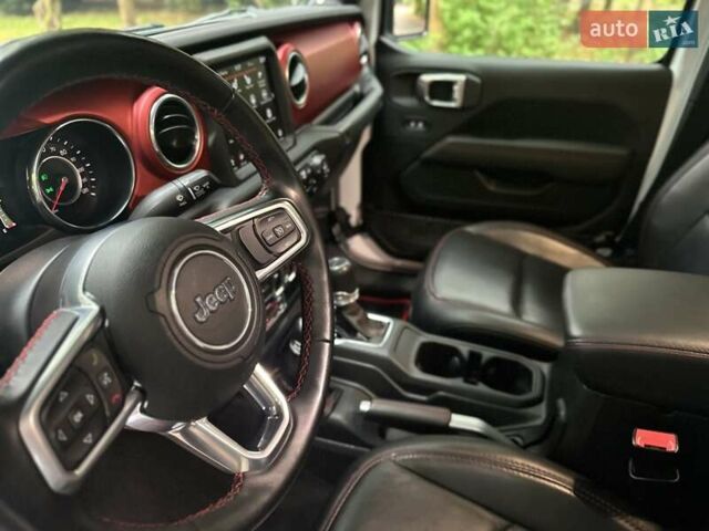Білий Джип Gladiator, об'ємом двигуна 3.6 л та пробігом 18 тис. км за 55000 $, фото 14 на Automoto.ua