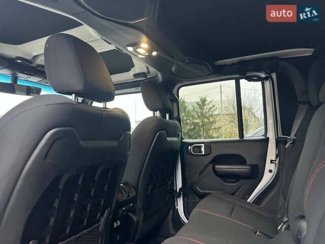 Белый Джип Gladiator, объемом двигателя 3.6 л и пробегом 63 тыс. км за 58000 $, фото 19 на Automoto.ua