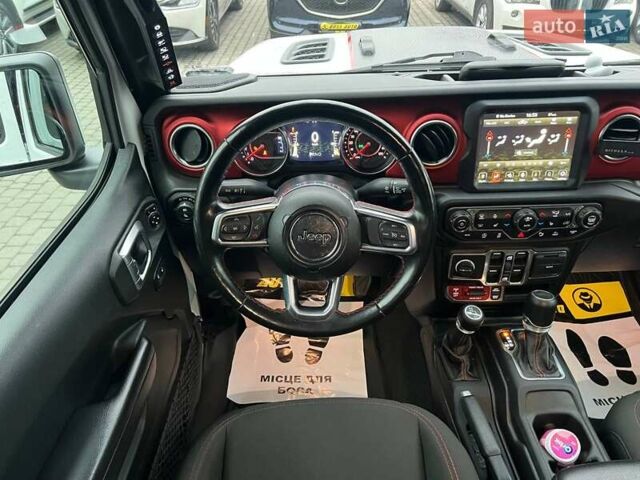 Белый Джип Gladiator, объемом двигателя 3.6 л и пробегом 63 тыс. км за 58000 $, фото 22 на Automoto.ua