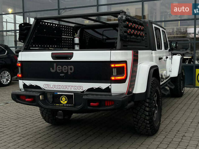 Белый Джип Gladiator, объемом двигателя 3.6 л и пробегом 63 тыс. км за 58000 $, фото 5 на Automoto.ua